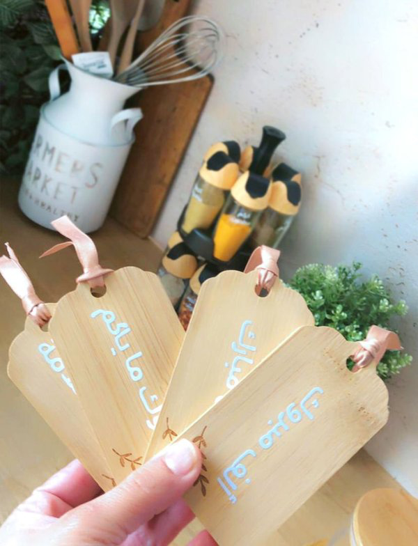 Picture of Wooden Tags ( 4 Pieces ) - Beige Ribbon