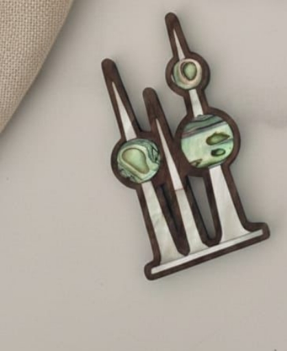 صورة Kuwait Towers Brooch -  ابراج الكويت